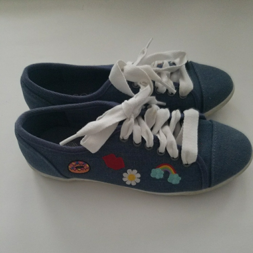 Cute denim shoes 🍩💋🌼🌈